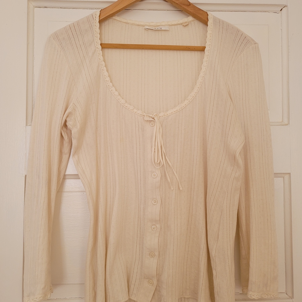 Doen Cream Long Sleeve Button-Up Top - Picture 2 of 5